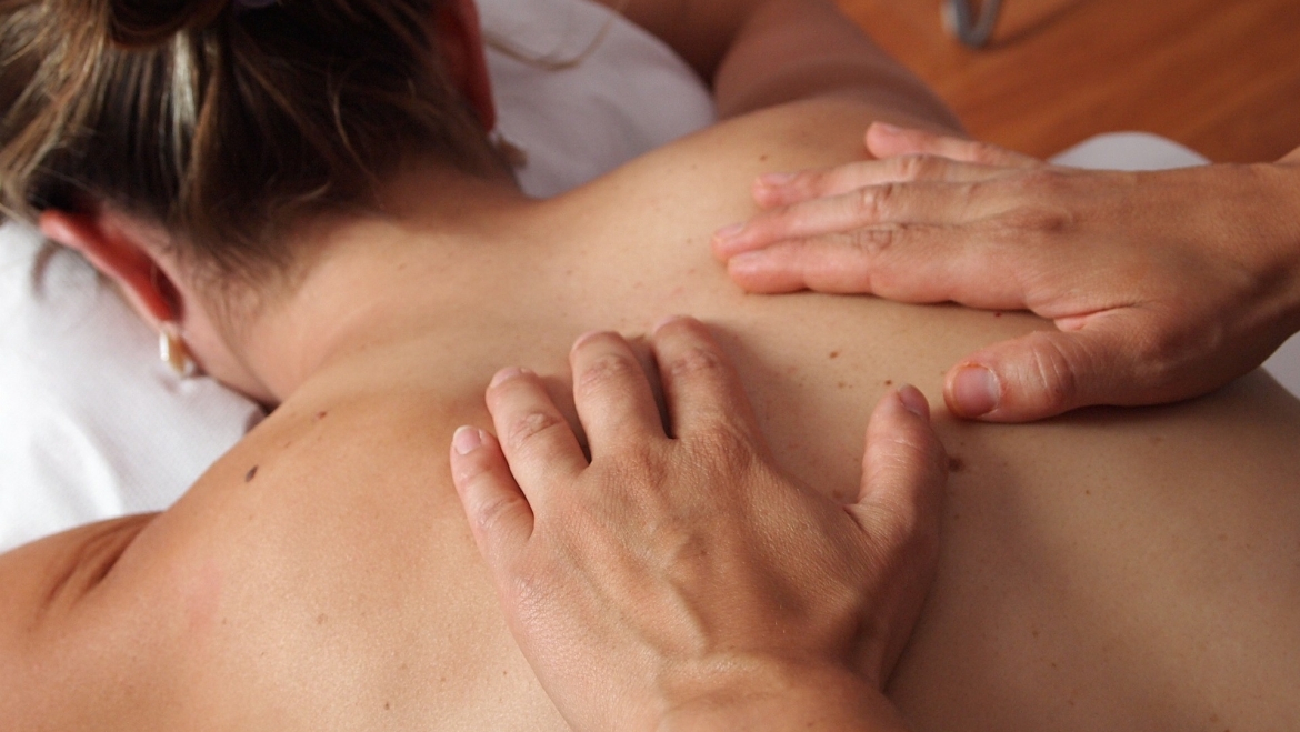 BACK MASSAGE